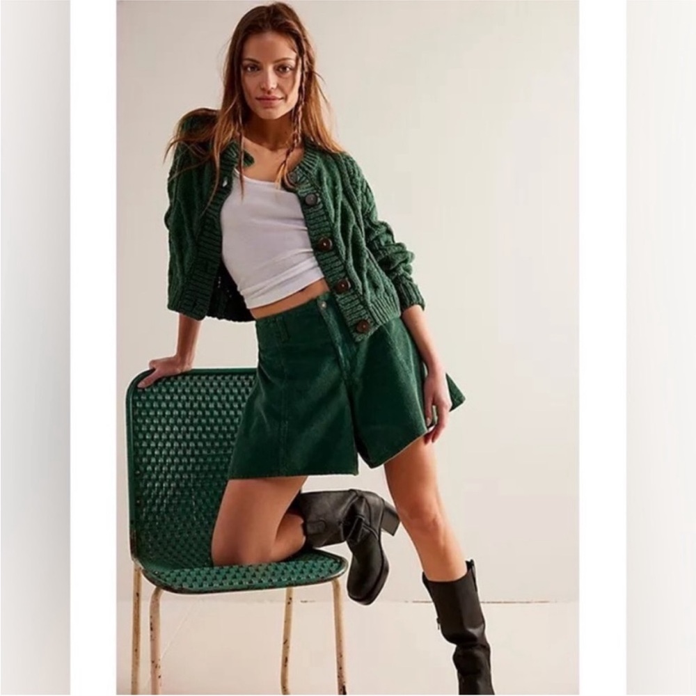 Free People We The Free Summer Days Cord Shorts in Huntress Green Size 28 - Picture 4 of 7